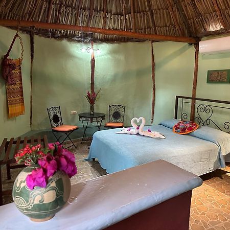 The Pickled Onion B&B And Restaurant Uxmal Санта-Элена Экстерьер фото