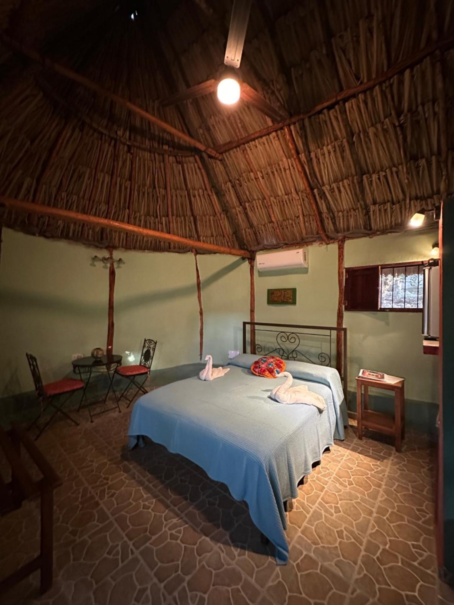 The Pickled Onion B&B And Restaurant Uxmal Санта-Элена Экстерьер фото